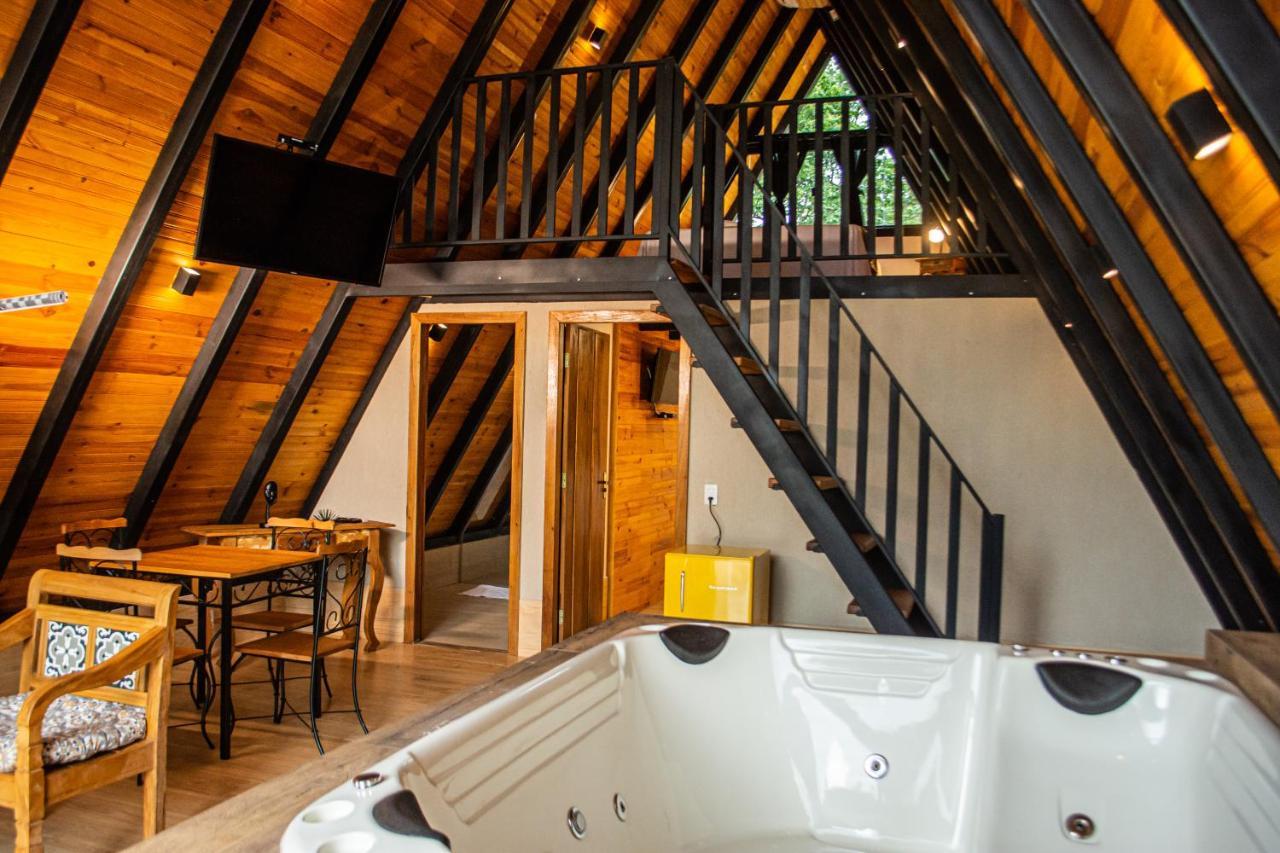 Pousada Cachoeira Paraiso ปิเรนนอโปลิส ภายนอก รูปภาพ